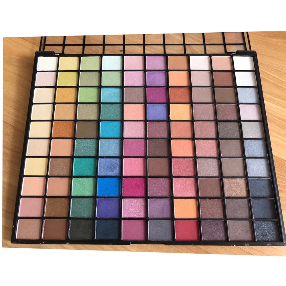 E.L.F 100 Color Eyeshadow Palette